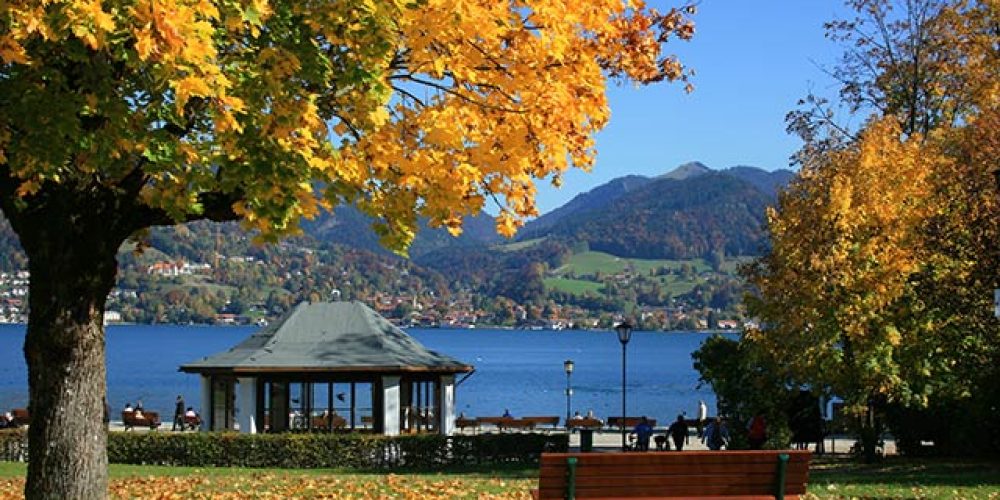 Herbstsonne am Tegernsee in Bayern